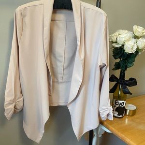 NWOT Michel beige flowy lightweight blazer size L